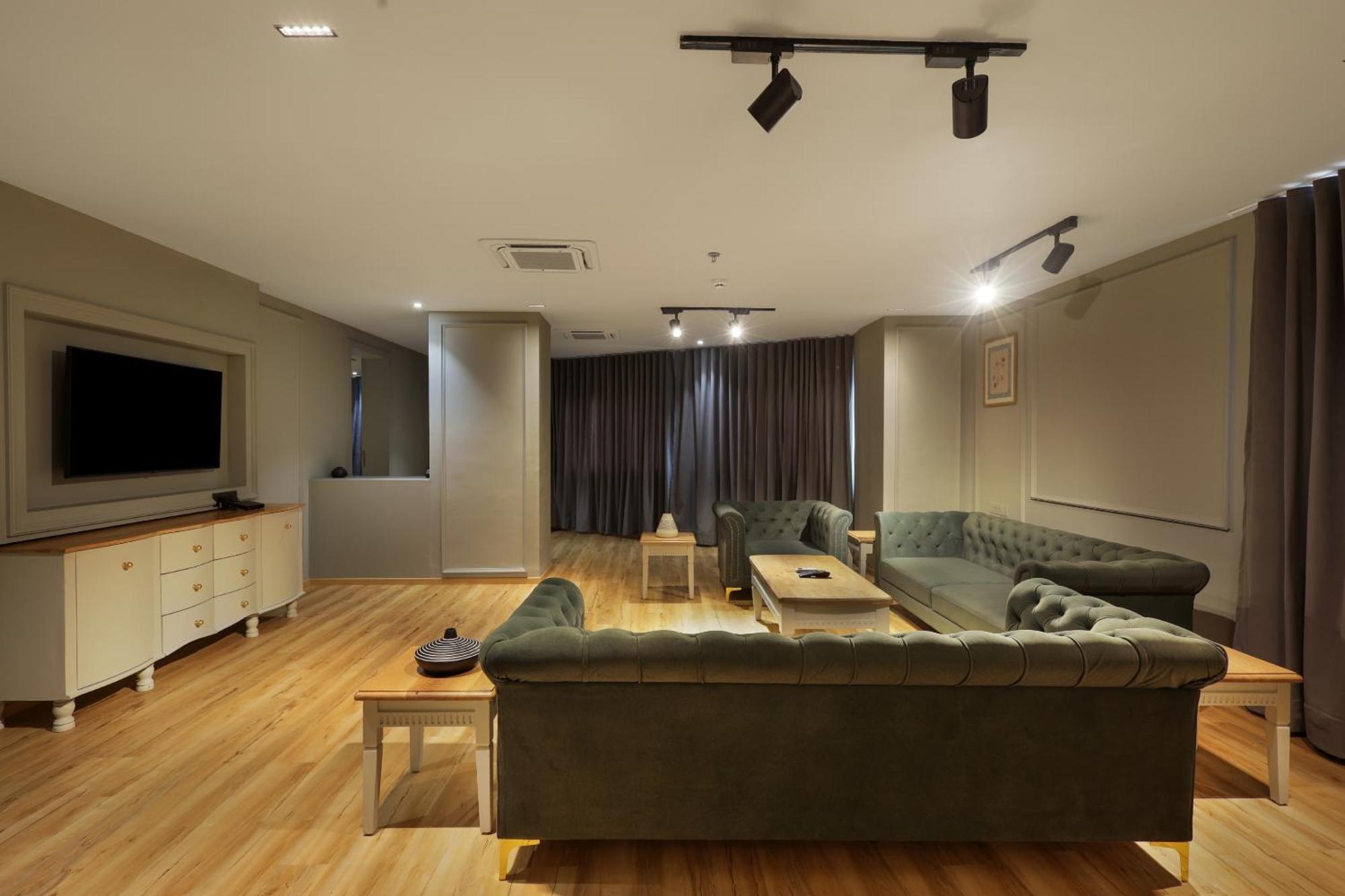 Sunday Hotel فَدودارا المظهر الخارجي الصورة