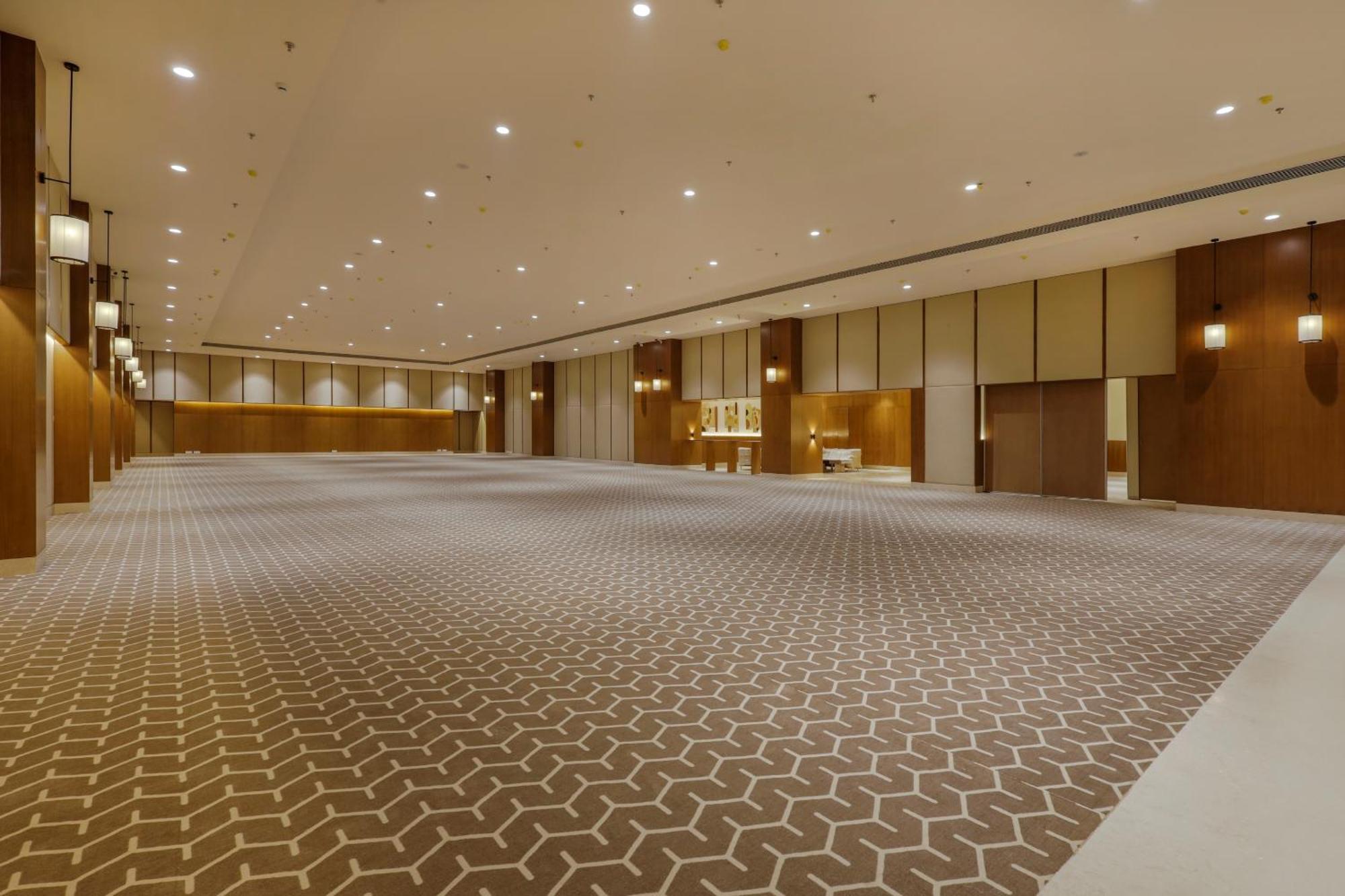 Sunday Hotel فَدودارا المظهر الخارجي الصورة